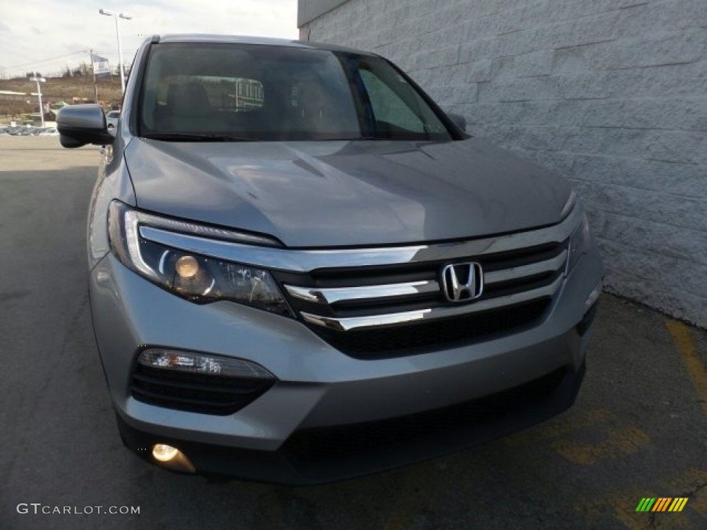 2017 Pilot EX-L AWD - Lunar Silver Metallic / Gray photo #4