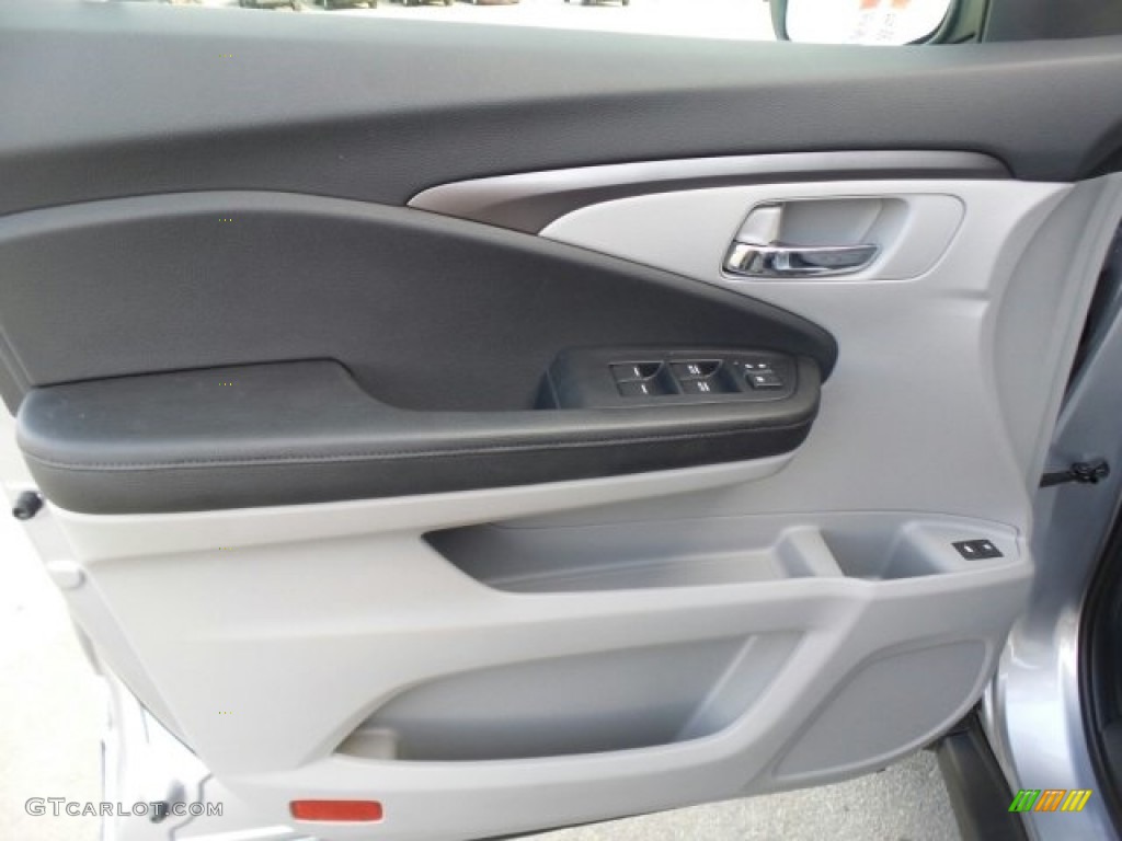 2017 Honda Pilot EX-L AWD Gray Door Panel Photo #118878727