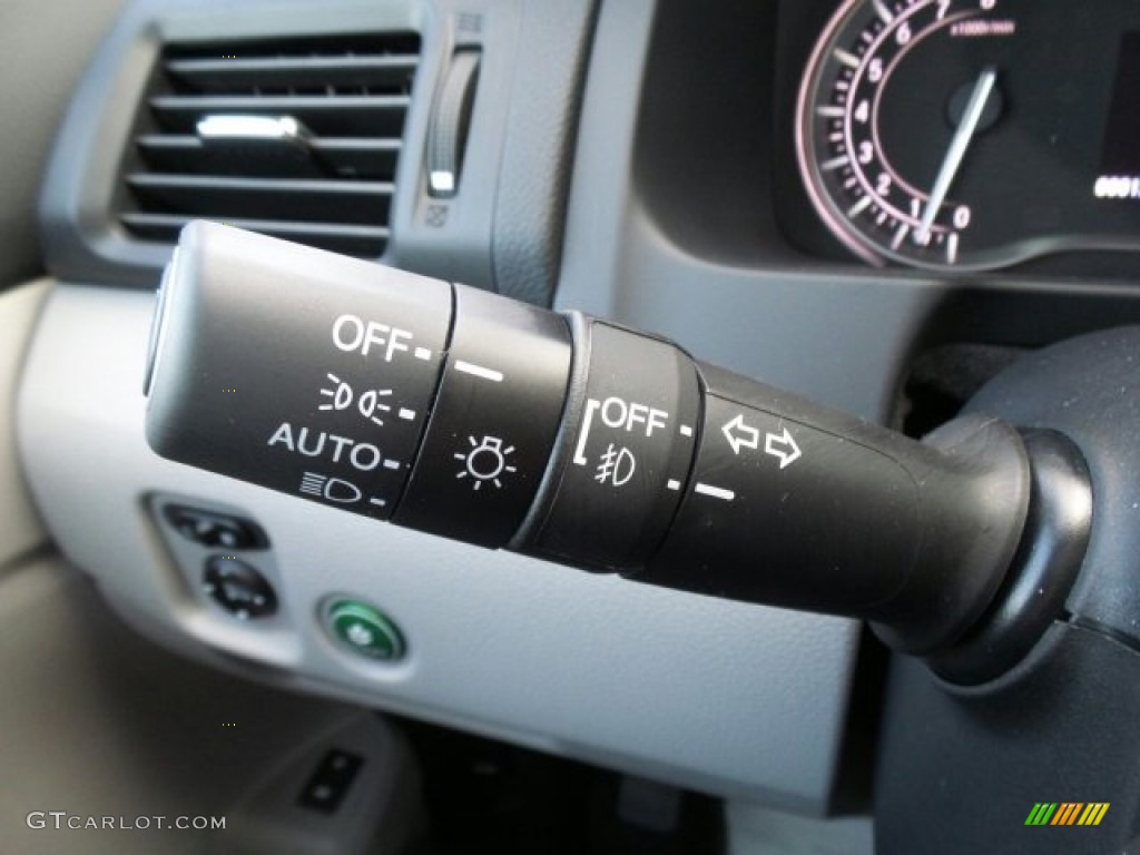 2017 Honda Pilot EX-L AWD Controls Photo #118878910