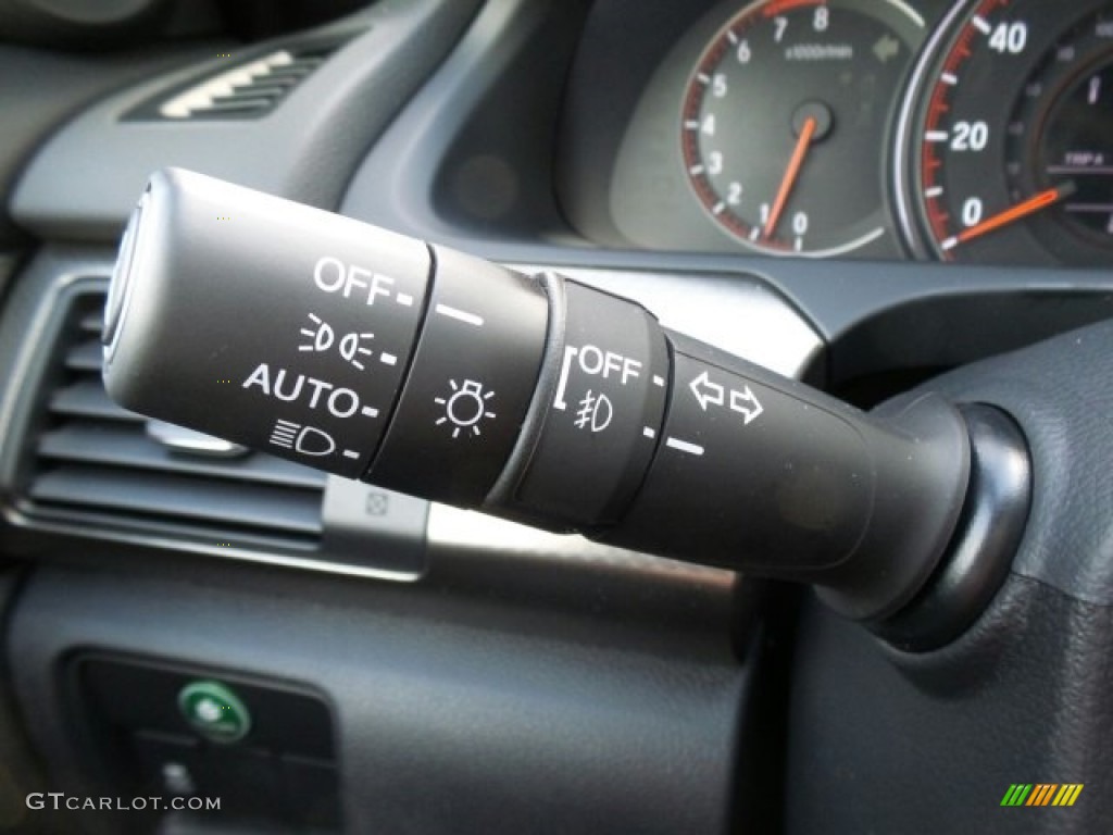 2017 Honda Accord EX-L Coupe Controls Photo #118879561