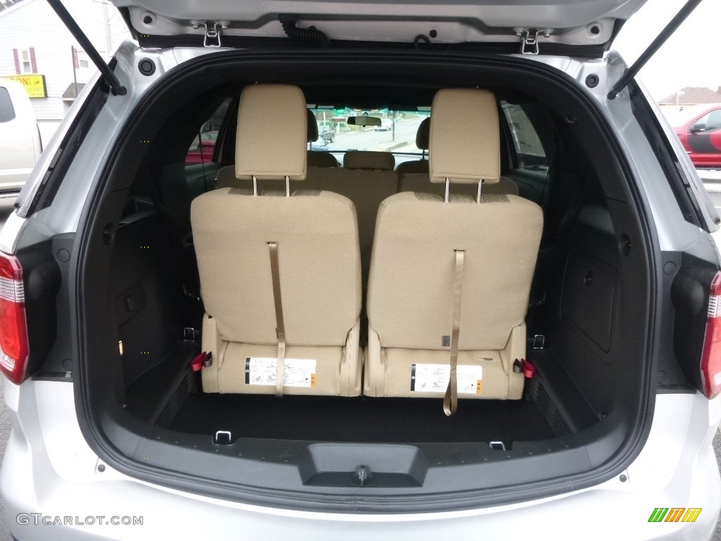 2017 Ford Explorer 4WD Trunk Photos