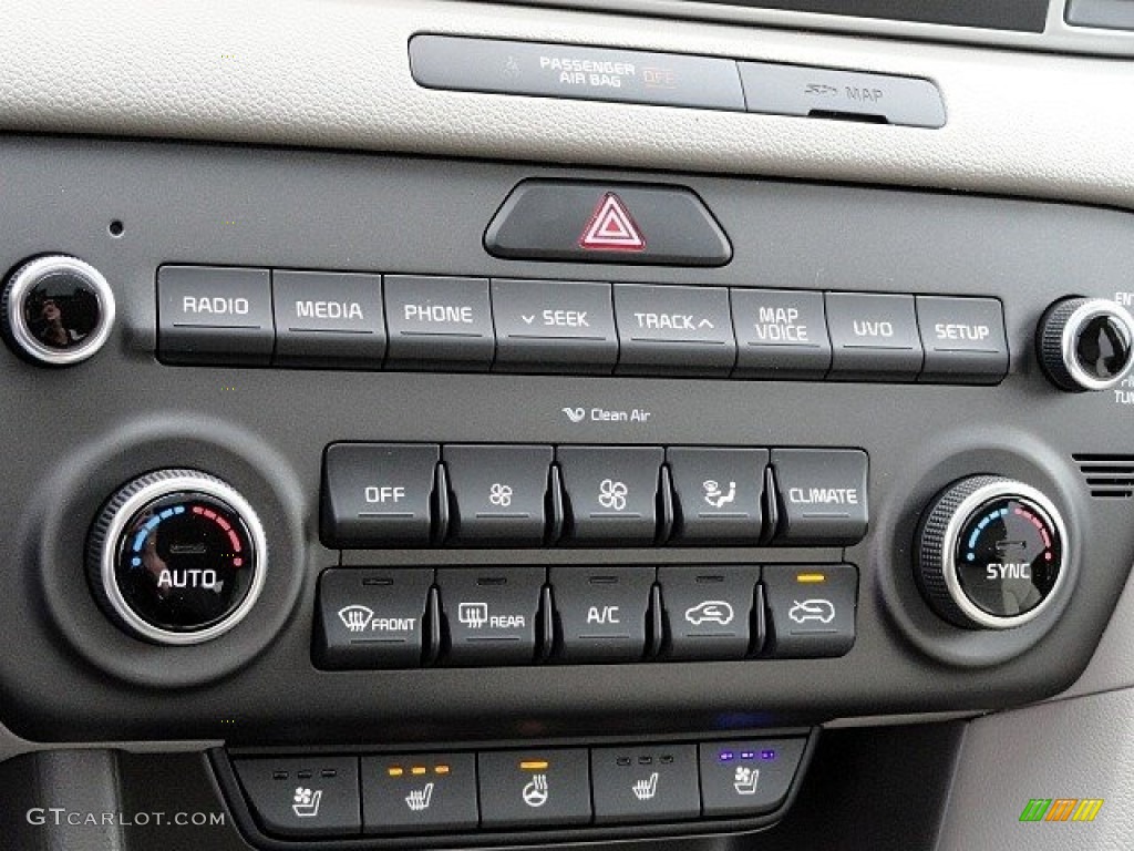 2017 Kia Sportage EX Controls Photo #118885489