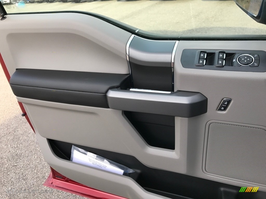 2017 F150 XLT SuperCrew 4x4 - Ruby Red / Earth Gray photo #10