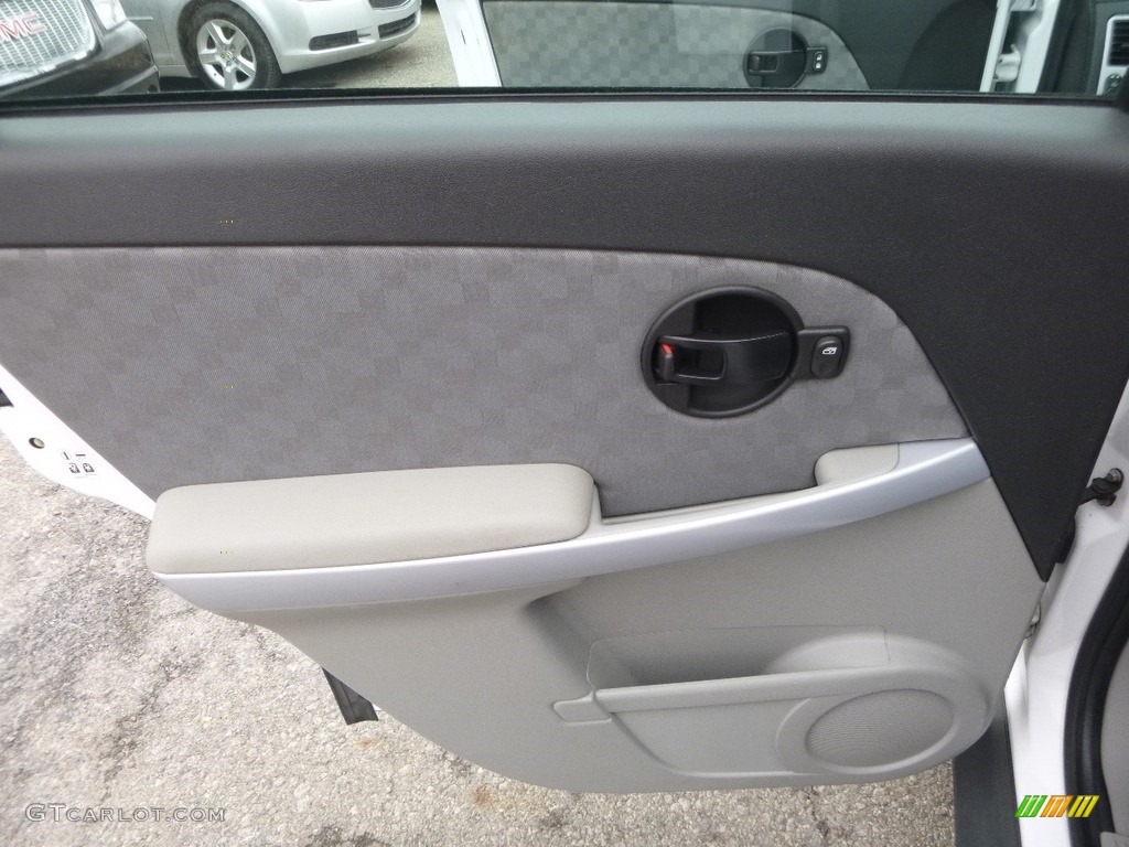 2007 Chevrolet Equinox LS Dark Gray Door Panel Photo #118892155