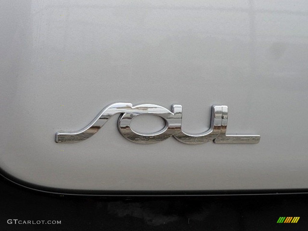 2017 Kia Soul Standard Soul Model Marks and Logos Photos