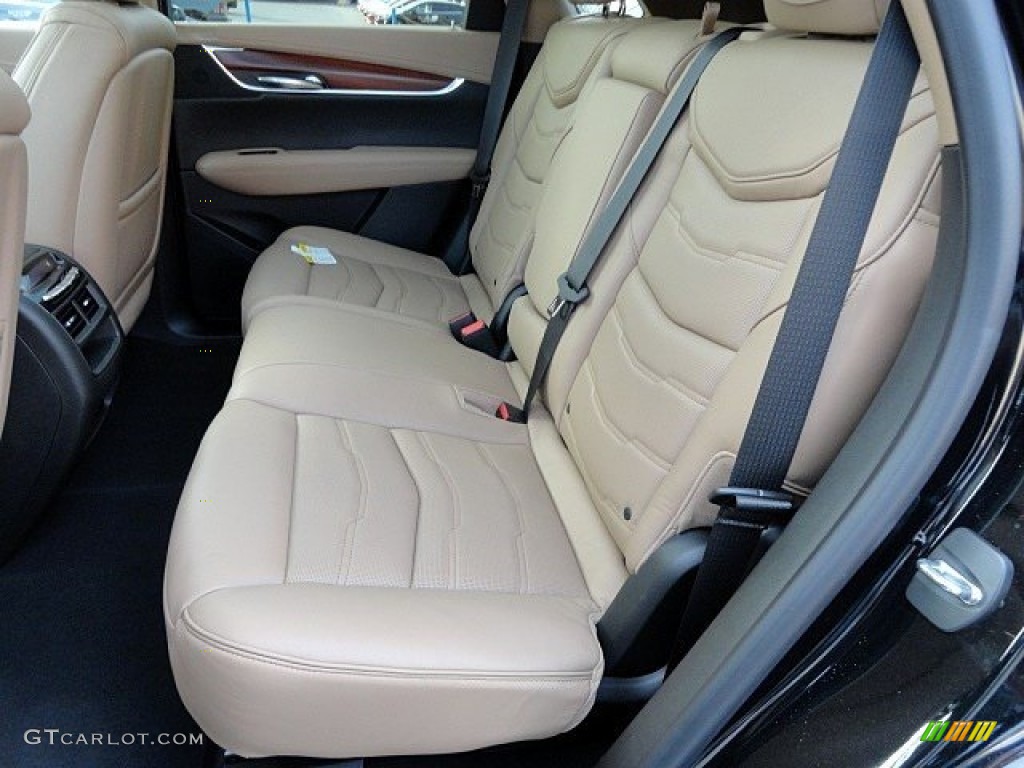 2017 Cadillac XT5 Platinum AWD Rear Seat Photos