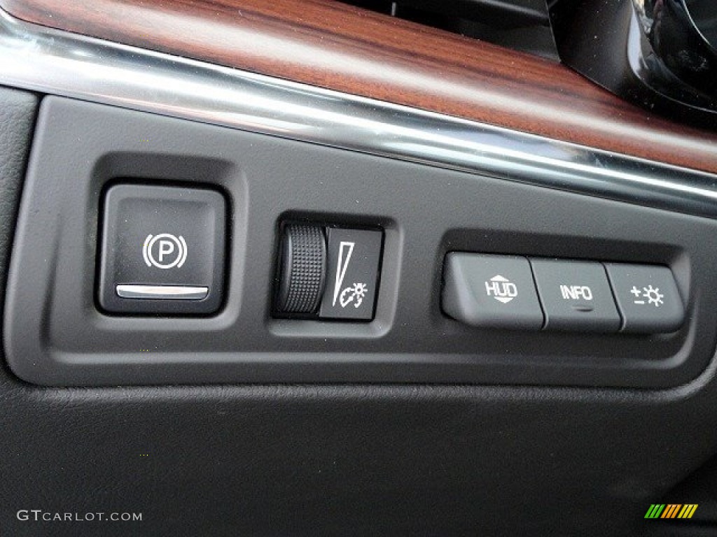 2017 Cadillac XT5 Platinum AWD Controls Photo #118895572