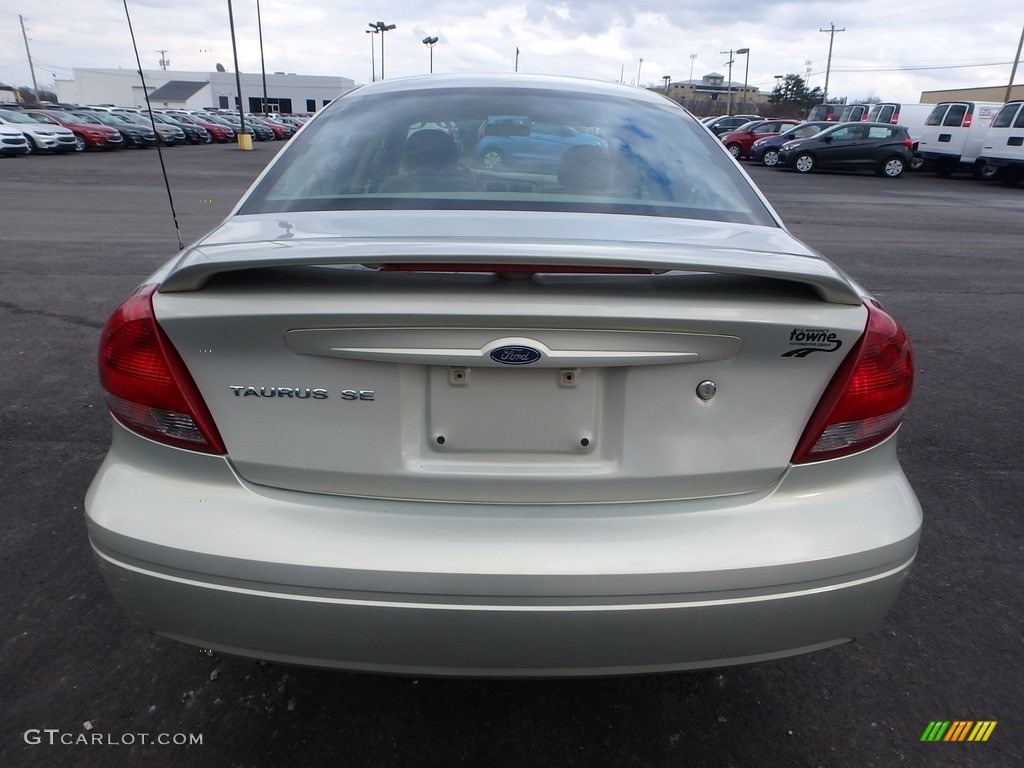 2006 Taurus SE - Gold Ash Metallic / Medium/Dark Pebble Beige photo #3