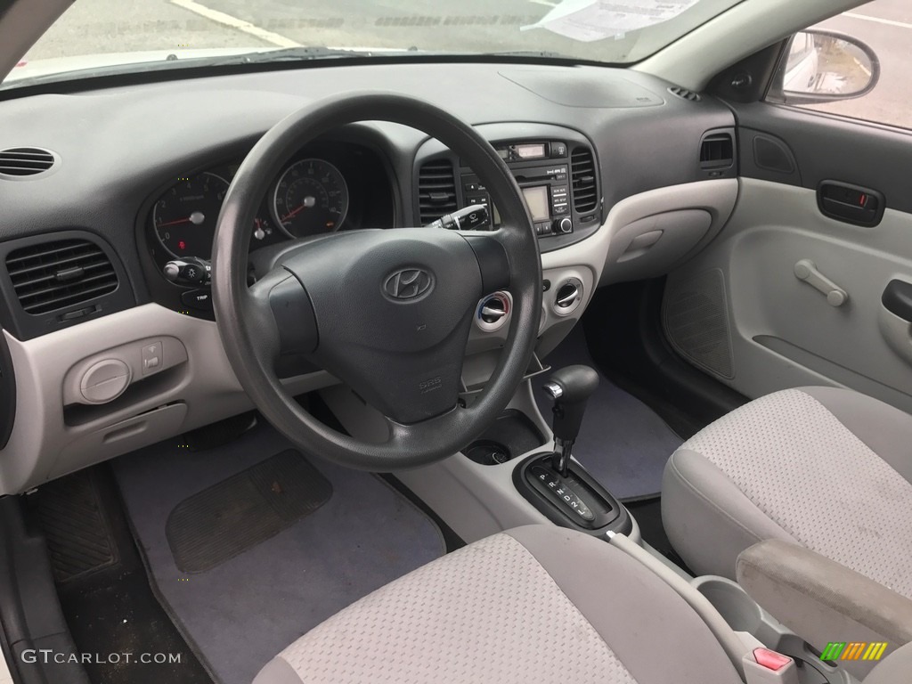 Gray Interior 2009 Hyundai Accent GS 3 Door Photo #118899073