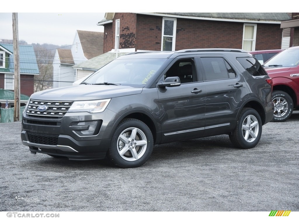 2017 Explorer XLT 4WD - Magnetic / Ebony Black photo #1