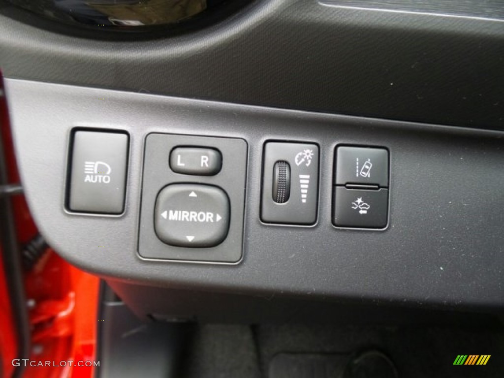 2017 Toyota Prius c Two Controls Photo #118902338