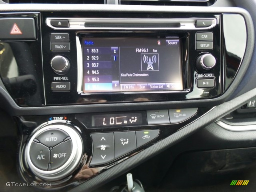 2017 Toyota Prius c Two Controls Photo #118902557