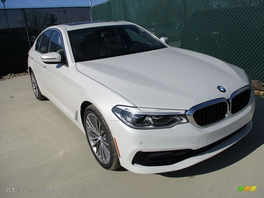 2017 5 Series 530i xDrive Sedan - Mineral White Metallic / Canberra Beige photo #5