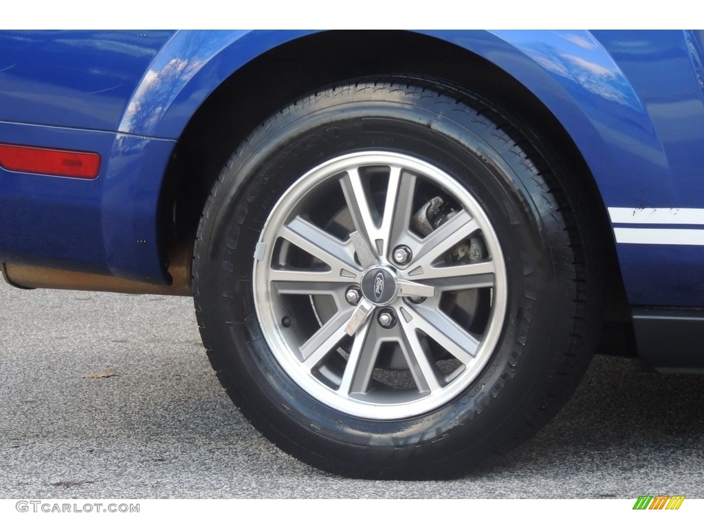 2005 Mustang V6 Premium Coupe - Sonic Blue Metallic / Light Graphite photo #11