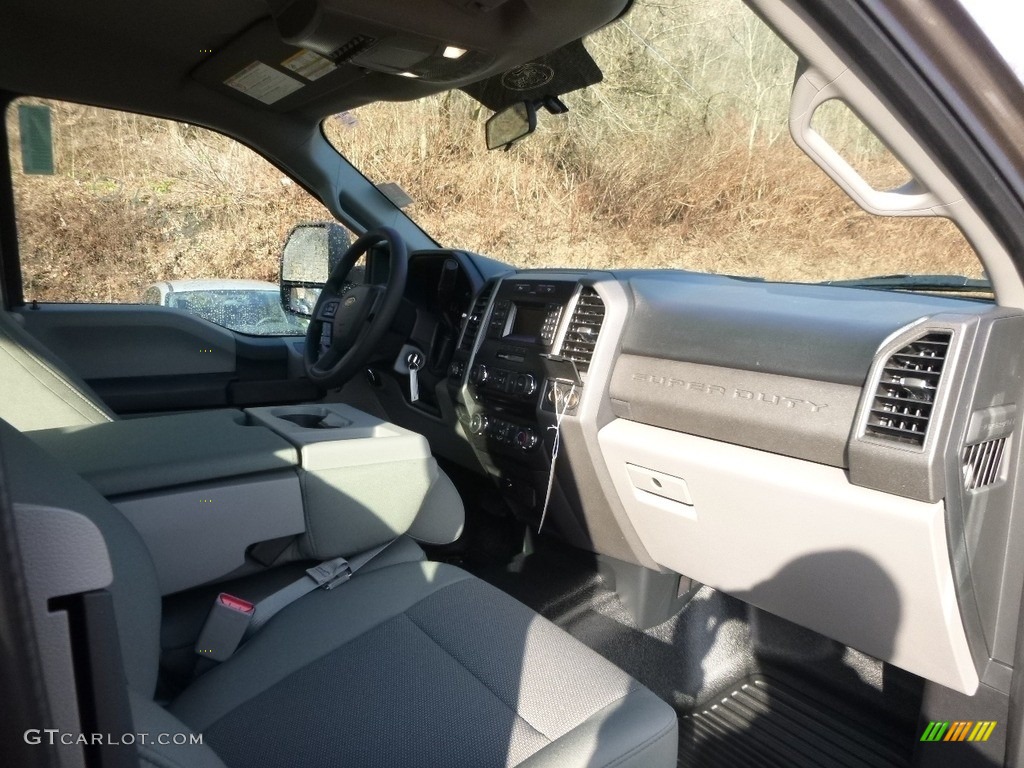 2017 F250 Super Duty XL SuperCab 4x4 - Caribou / Medium Earth Gray photo #2