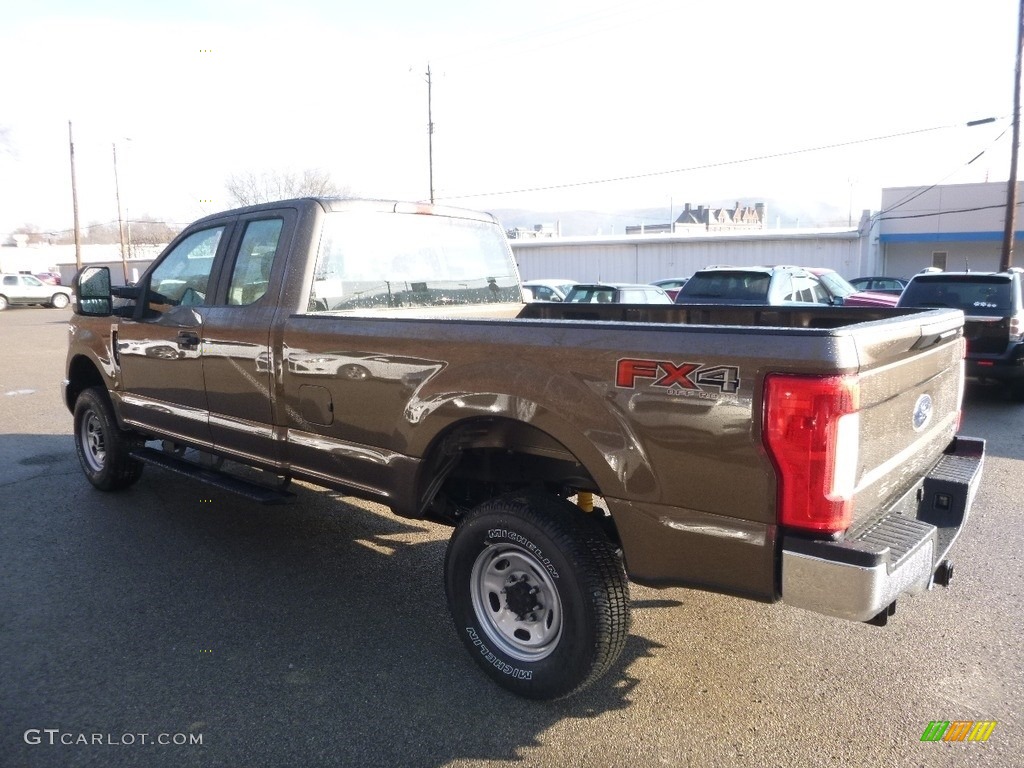 2017 F250 Super Duty XL SuperCab 4x4 - Caribou / Medium Earth Gray photo #5