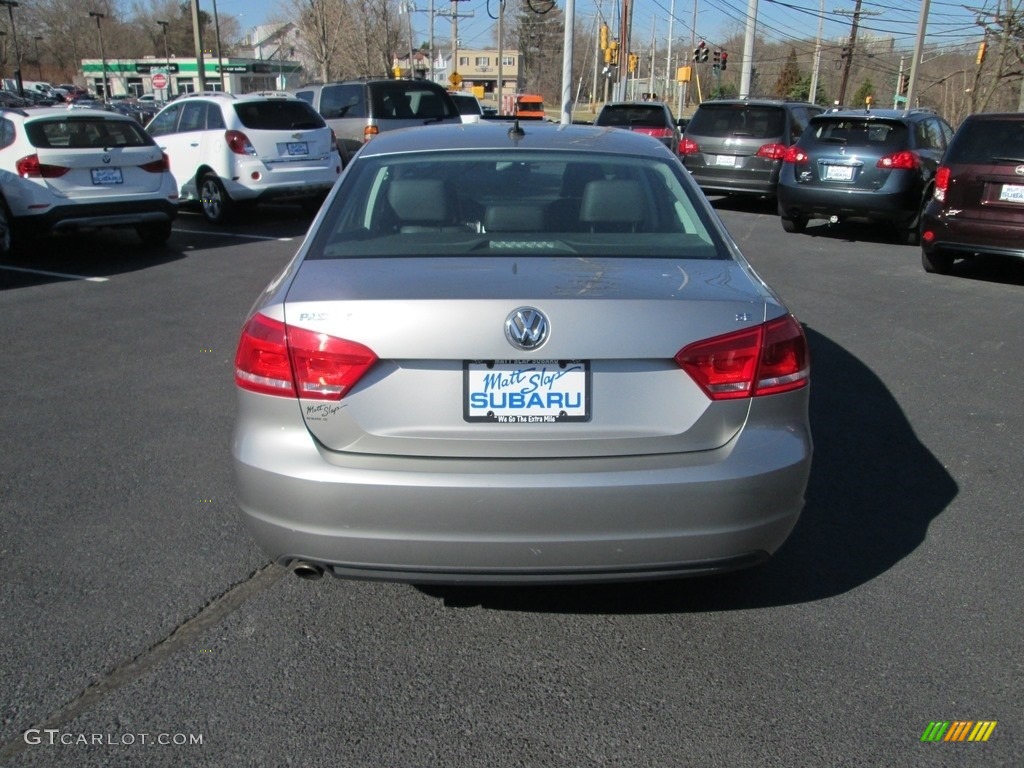 2012 Passat 2.5L SE - Tungsten Silver Metallic / Titan Black photo #7