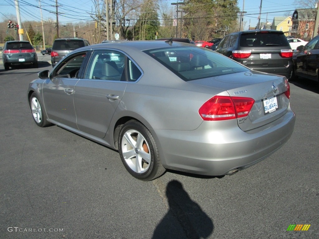 2012 Passat 2.5L SE - Tungsten Silver Metallic / Titan Black photo #8
