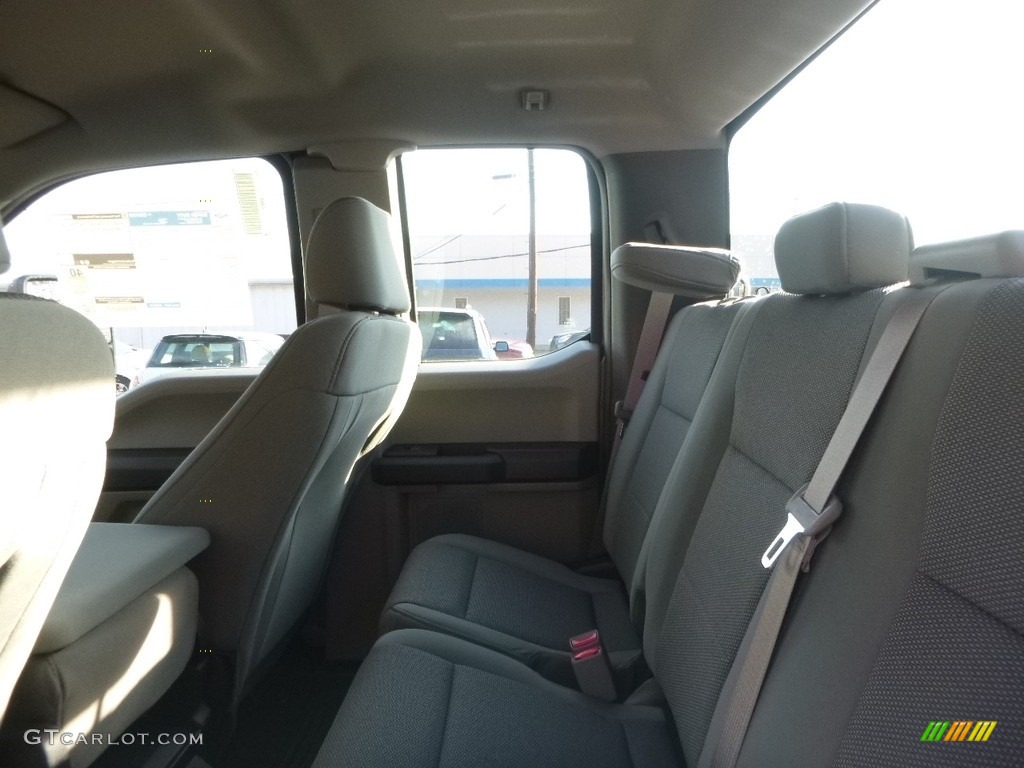 2017 F250 Super Duty XL SuperCab 4x4 - Caribou / Medium Earth Gray photo #12