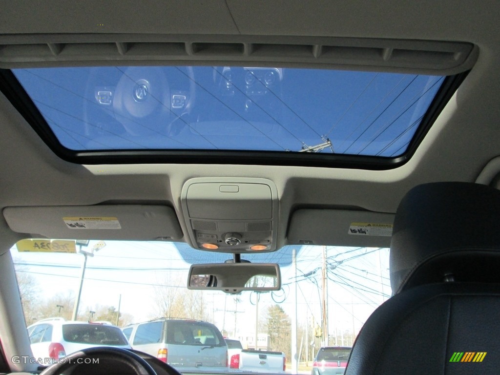 2012 Passat 2.5L SE - Tungsten Silver Metallic / Titan Black photo #20