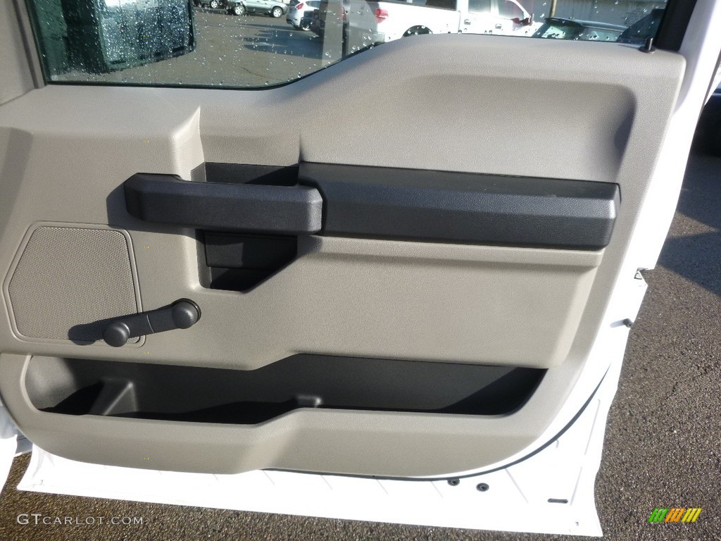 2017 F150 XL Regular Cab 4x4 - Oxford White / Earth Gray photo #3
