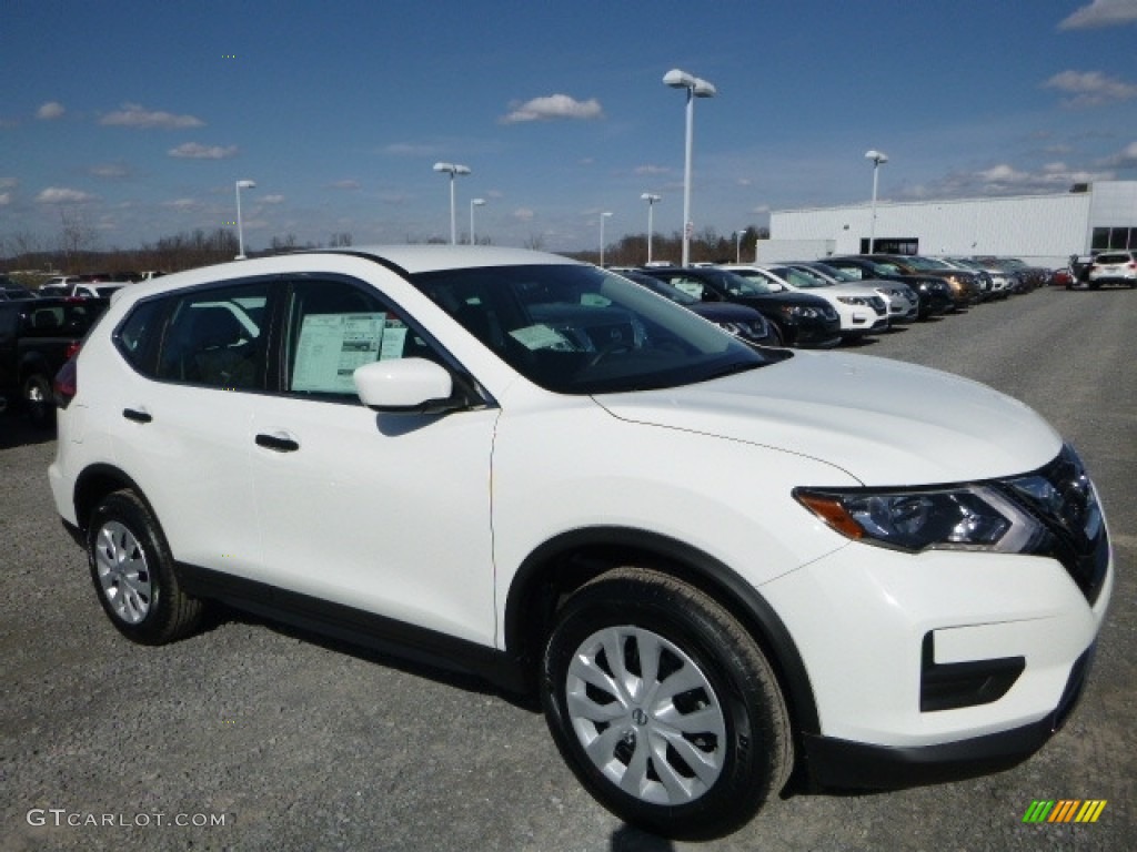 Glacier White Nissan Rogue