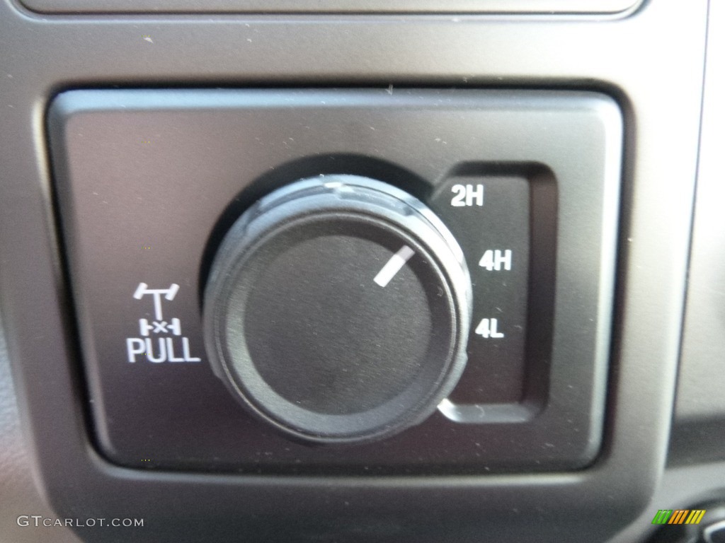 2017 F150 XL Regular Cab 4x4 - Oxford White / Earth Gray photo #18