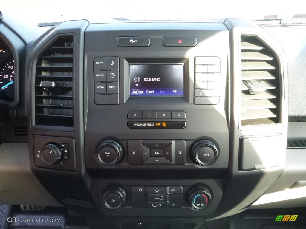 2017 F150 XL Regular Cab 4x4 - Oxford White / Earth Gray photo #19