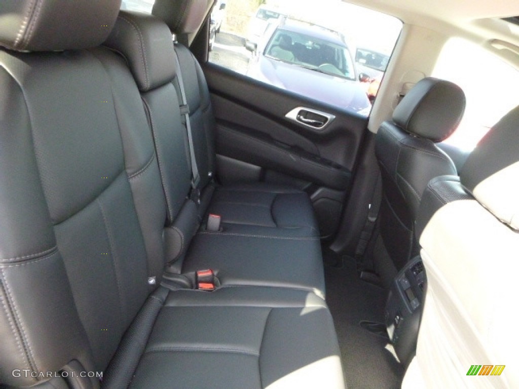 Charcoal Interior 2017 Nissan Pathfinder Platinum 4x4 Photo #118917443