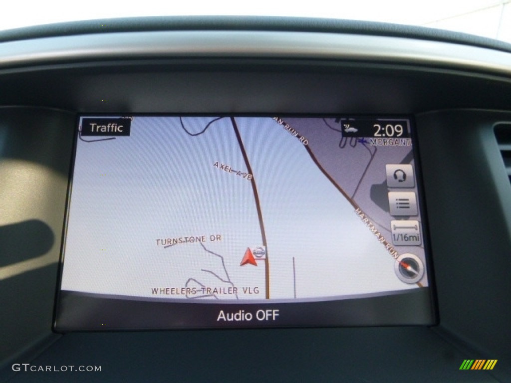 2017 Nissan Pathfinder Platinum 4x4 Navigation Photos