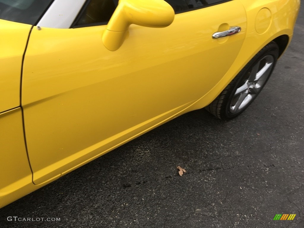 2008 Sky Red Line Roadster - Sunburst Yellow / Black photo #29