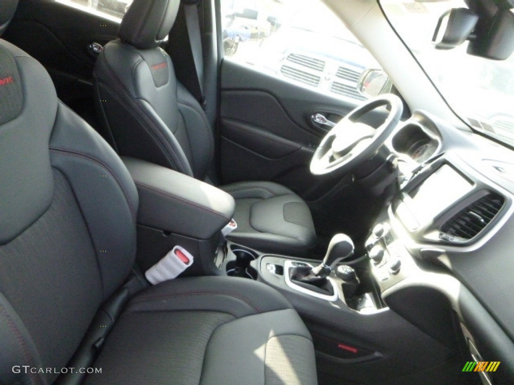 2017 Cherokee Trailhawk 4x4 - Bright White / Black photo #9