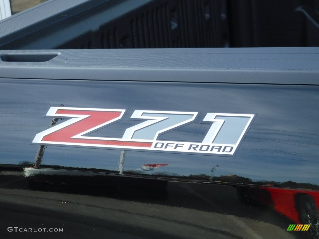 2017 Chevrolet Colorado Z71 Extended Cab 4x4 Marks and Logos Photos