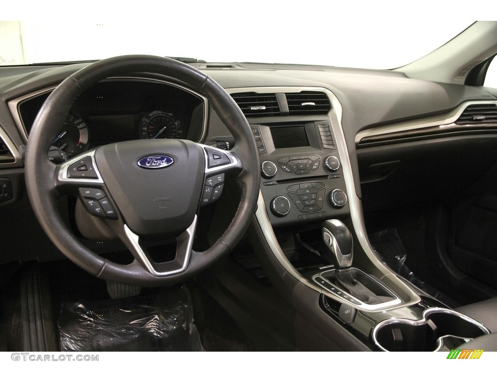 2015 Fusion SE - Deep Impact Blue Metallic / Charcoal Black photo #6