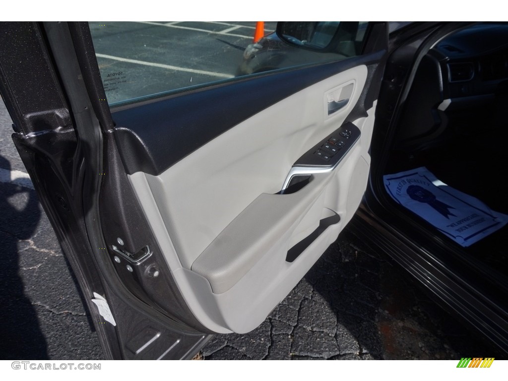 2015 Camry SE - Predawn Gray Mica / Ash photo #11