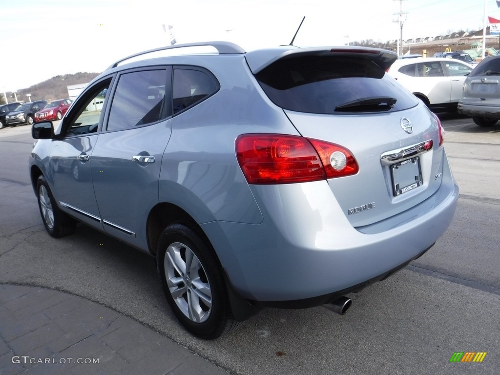 2013 Rogue SV AWD - Frosted Steel / Black photo #8