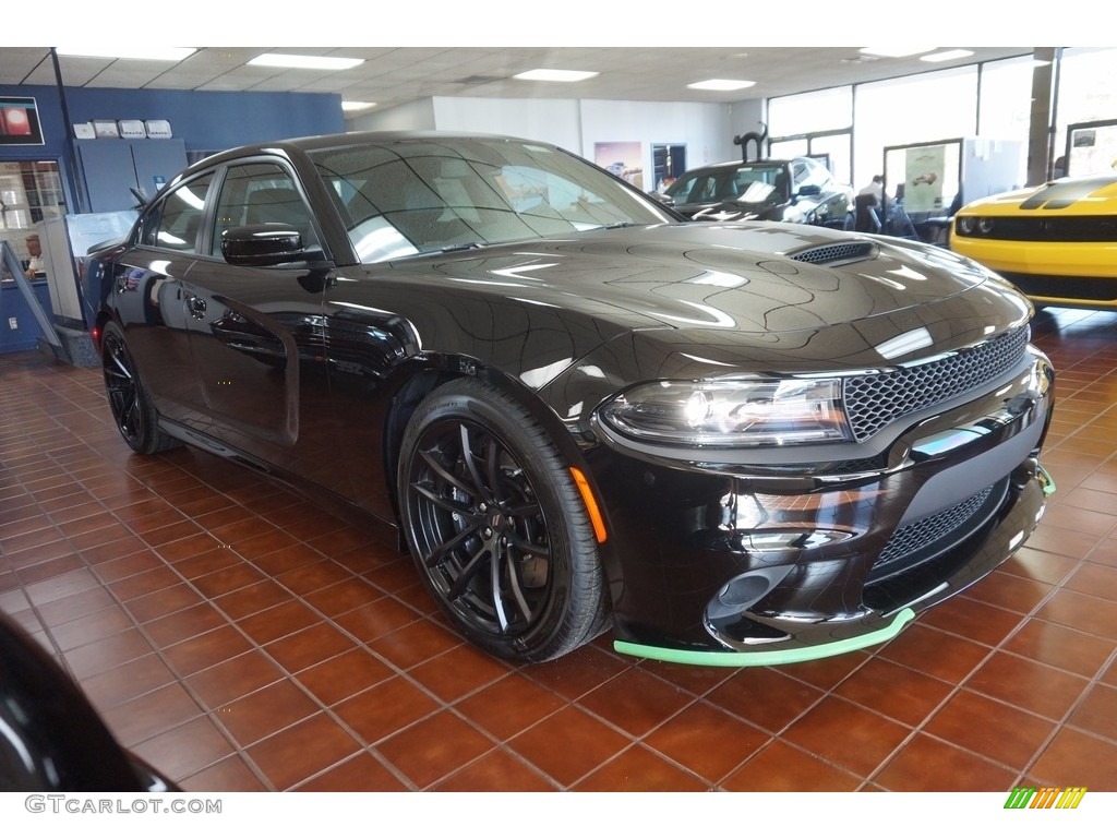 2017 Charger Daytona 392 - Pitch-Black / Black/Brazen Gold photo #1