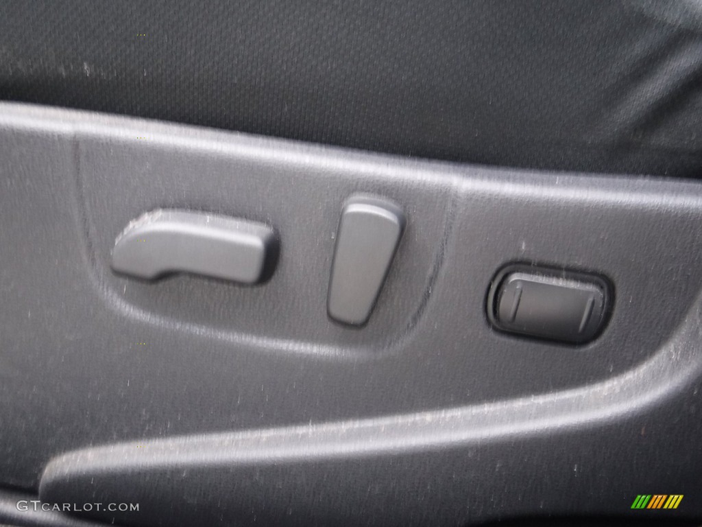 2013 Rogue SV AWD - Frosted Steel / Black photo #15