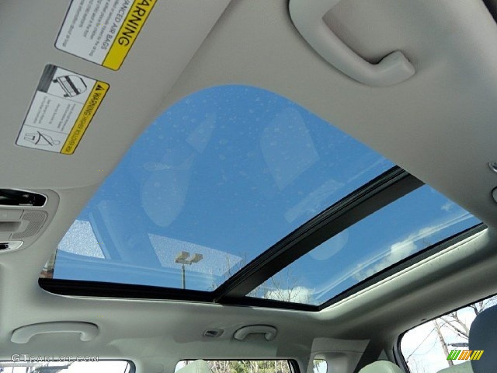 2017 Kia Soul + Sunroof Photos