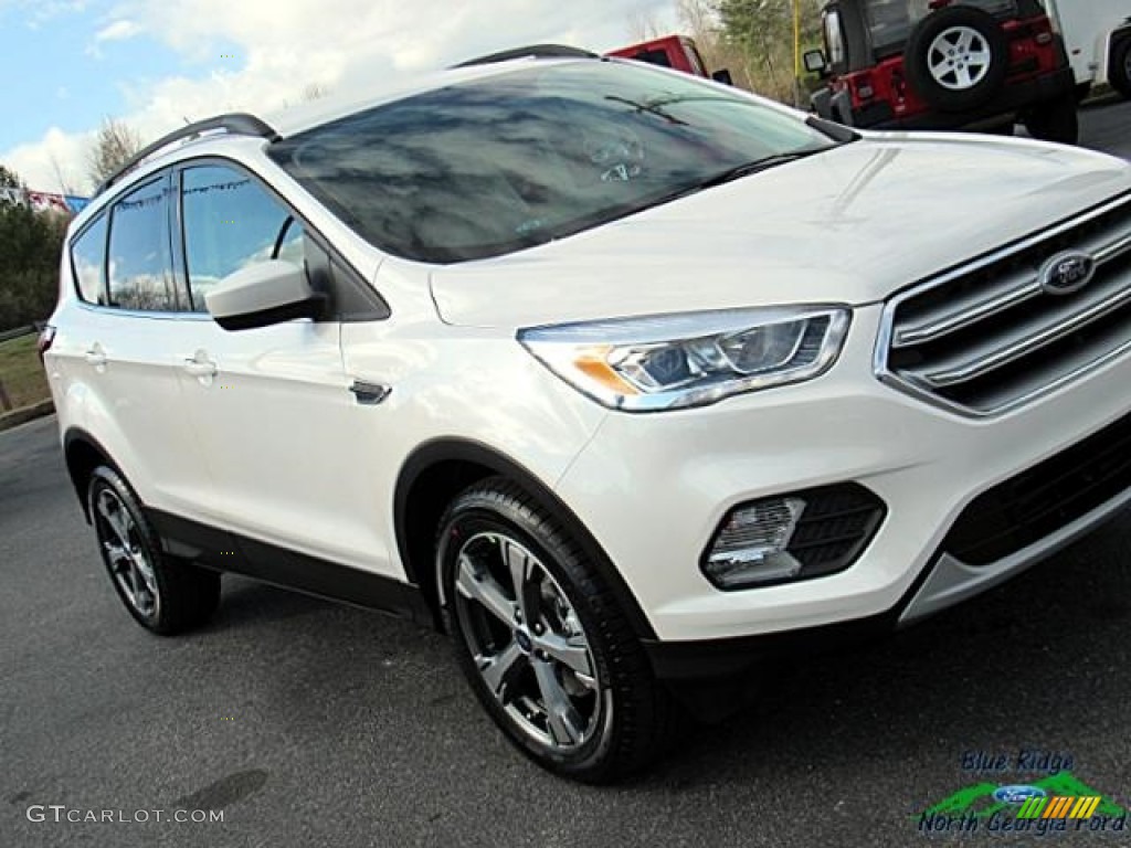 2017 Escape SE - White Platinum / Medium Light Stone photo #32