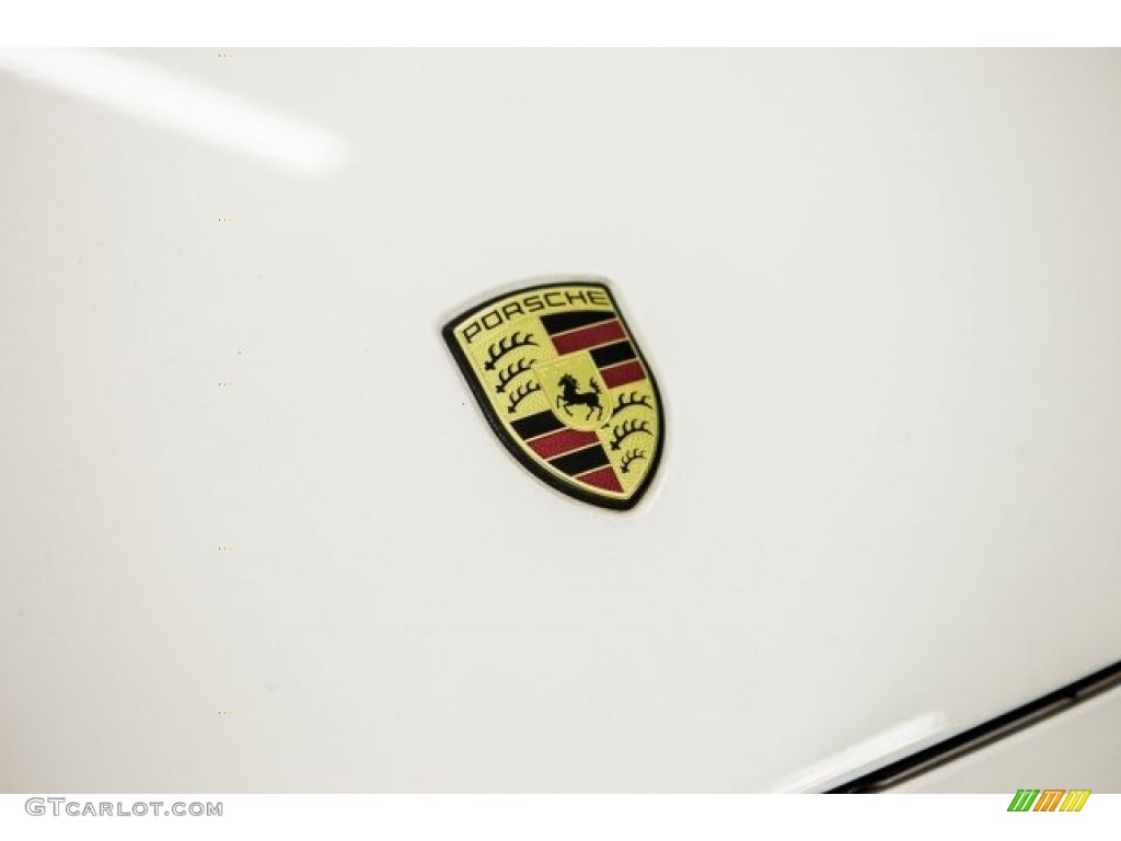 2011 Porsche Cayenne Standard Cayenne Model Marks and Logos Photos