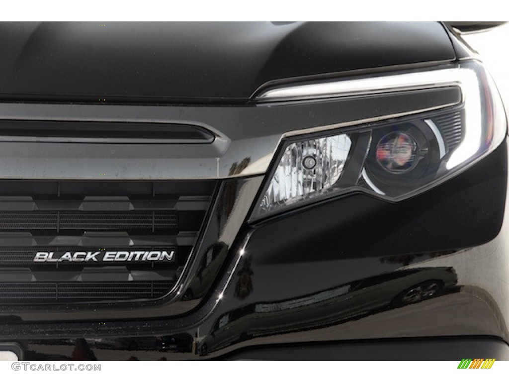 2017 Honda Ridgeline RTL-E AWD Black Edition Marks and Logos Photos