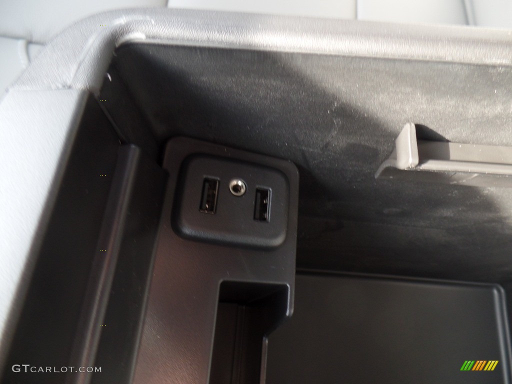 2017 Tahoe LT 4WD - Summit White / Jet Black/Dark Ash photo #44