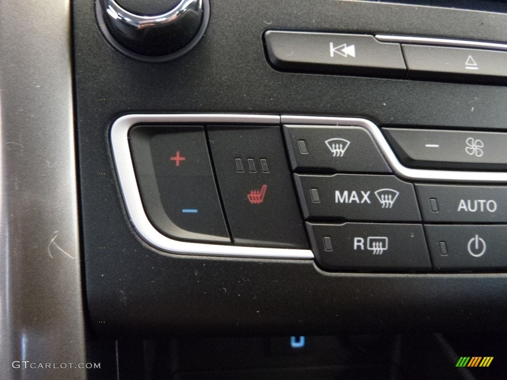 2017 Ford Fusion Hybrid SE Controls Photos