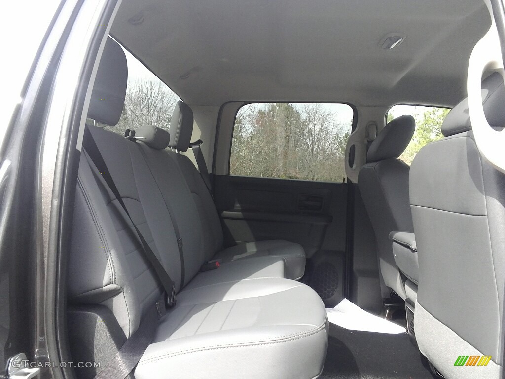 2017 Ram 4500 Tradesman Crew Cab 4x4 Chassis Rear Seat Photo #118956761