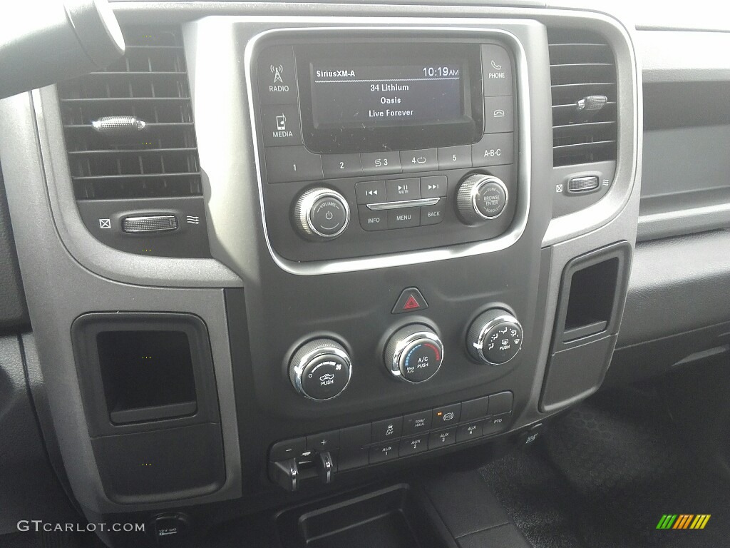 2017 Ram 4500 Tradesman Crew Cab 4x4 Chassis Controls Photo #118956950