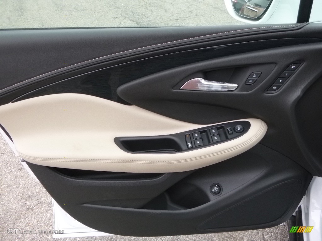 2017 Buick Envision Essence AWD Door Panel Photos