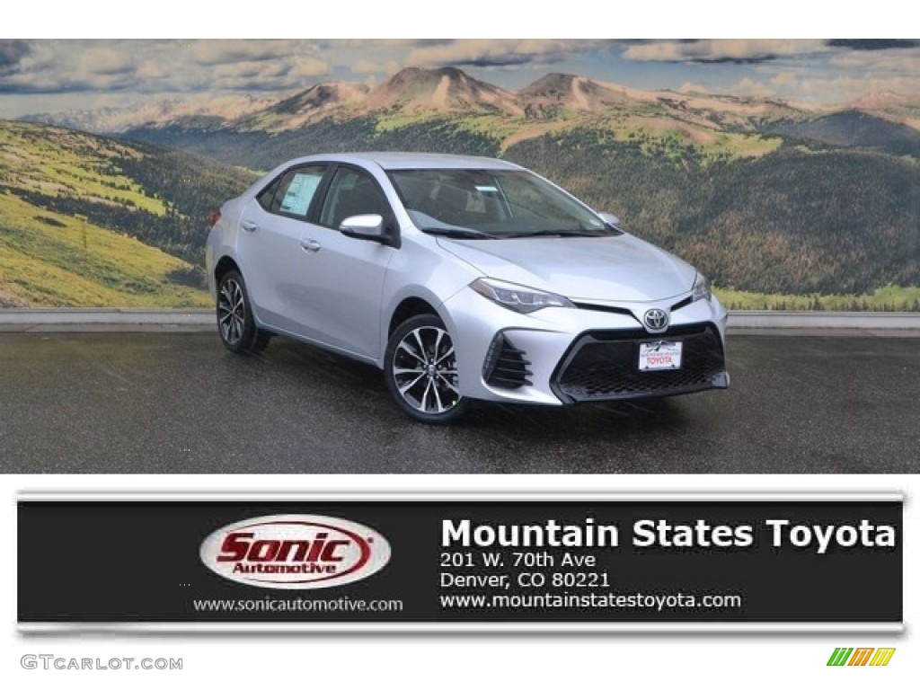 2017 Corolla SE - Classic Silver Metalic / Black photo #1