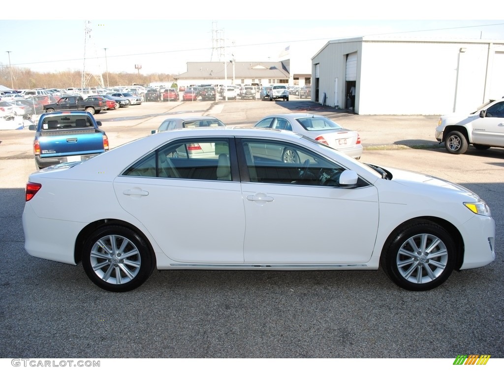 2014 Camry XLE - Super White / Ivory photo #6