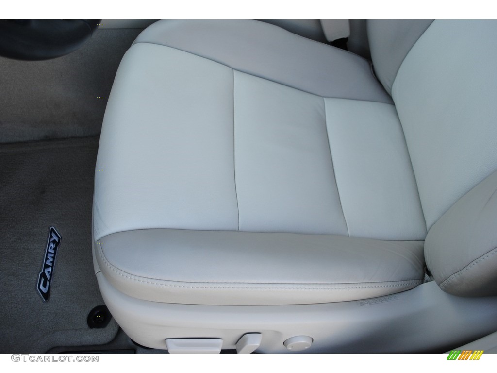 2014 Camry XLE - Super White / Ivory photo #12